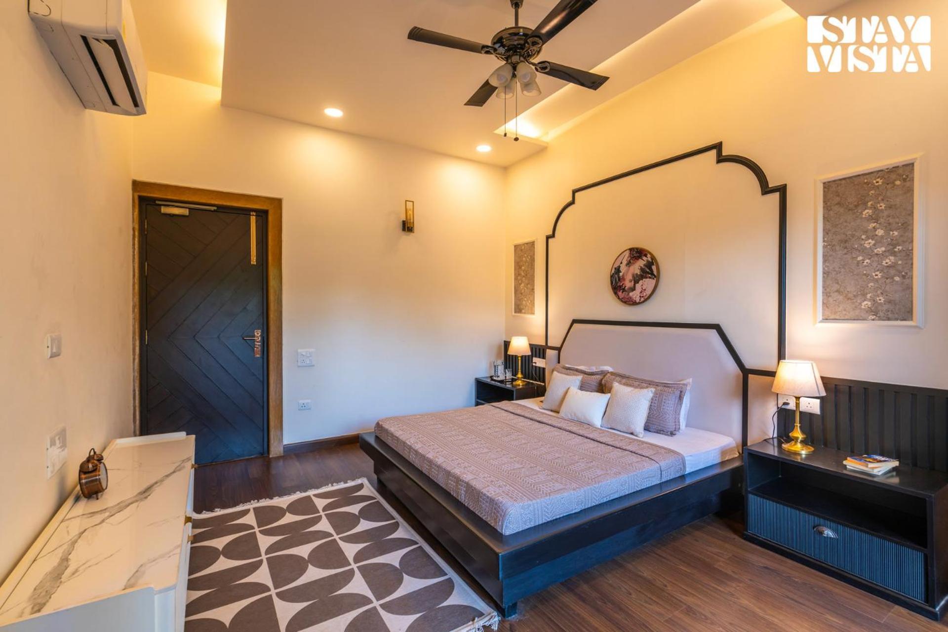 Stayvista At Wandering Vines Indoor Pool 4Bhk Luxury Villa In Delhi Sohna Kültér fotó