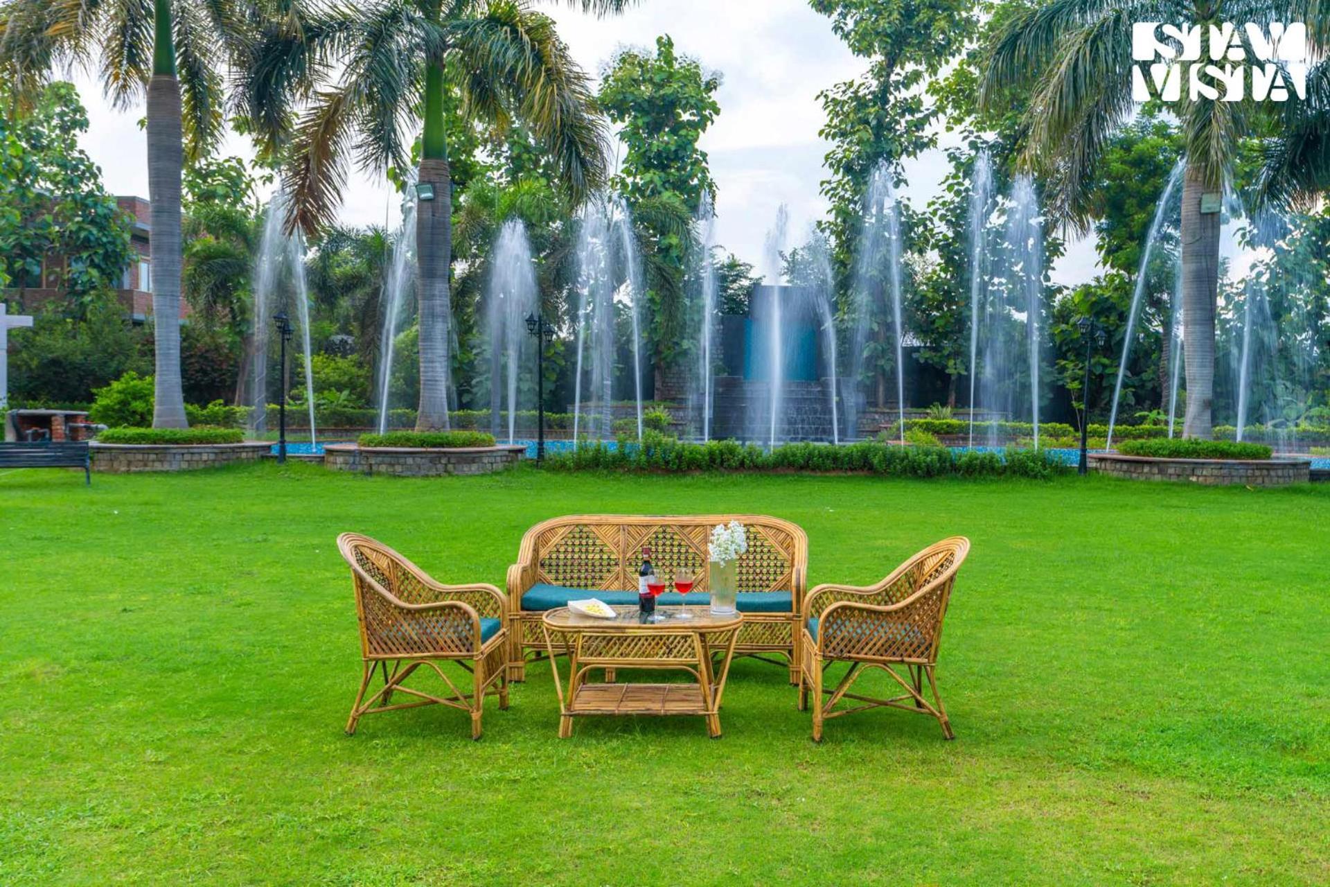 Stayvista At Wandering Vines Indoor Pool 4Bhk Luxury Villa In Delhi Sohna Kültér fotó