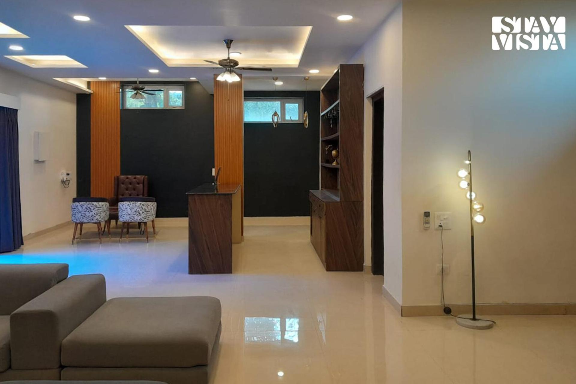 Stayvista At Wandering Vines Indoor Pool 4Bhk Luxury Villa In Delhi Sohna Kültér fotó